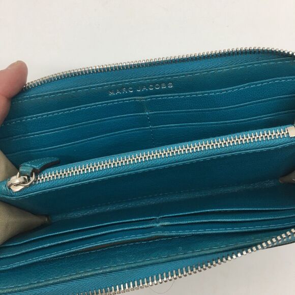 Marc Jacobs teal blue leather project wallet. **FLAWED** - Picture 12 of 16